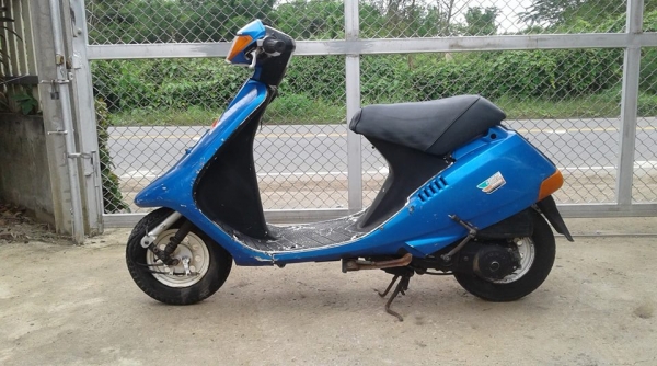 ขายสกู้ดเตอร์ Honda เครื่องดีสียังสดประหยัดน้ำมัน ขี่จ่ายตลาดราคาชิวๆ 3900 B. ขายสกู้ดเตอร์ Honda เครื่องดีสียังสดประหยัดน้ำมัน ขี่จ่ายตลาดราคาชิวๆ 3900 B.
