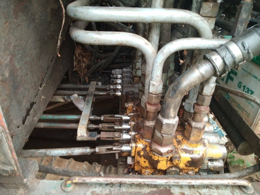 ขาย 275,000 HITACHI UH 04 เทียบเท่า 120 เครื่องดี ปั้มดี เอวดี ตัวเดินดี ช่วงล่างเต็ม รถพร้อมใช้ รถอยู่ สุรินทร์ 090-772-3710 090-772-3708