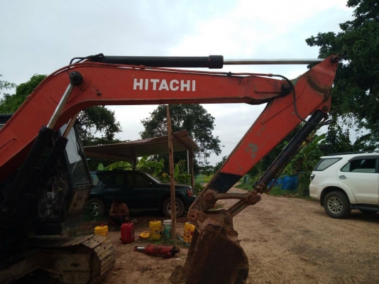 ขาย 275,000 HITACHI UH 04 เทียบเท่า 120 เครื่องดี ปั้มดี เอวดี ตัวเดินดี ช่วงล่างเต็ม รถพร้อมใช้ รถอยู่ สุรินทร์ 064-191-1112