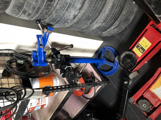 ขายเหมาลิฟท์ยกรถ แม่แรงยกเกียร์ แท่นอัด 30T แท่นถอดสปริง