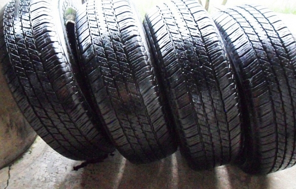 ยาง17 บริดสโตน 245-65-17 ลงพื้นปี17 ดอกหนา 8มิล คู่ละ2100 ยาง17 บริดสโตน 245-65-17 ลงพื้นปี17 ดอกหนา 8มิล คู่ละ2100