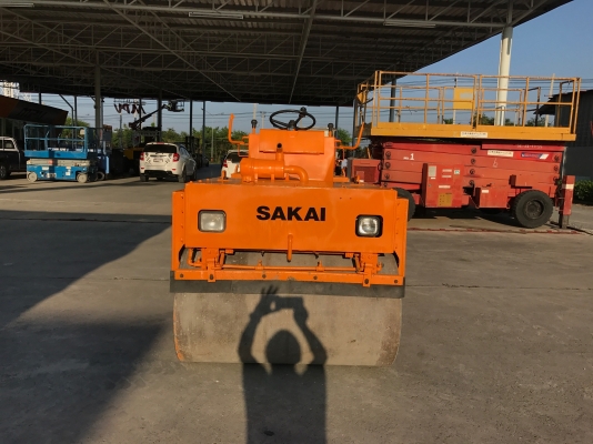 รถบด2.5ตัน SAKAI รุ่นSW25 หน้าเหล็กหลังเหล็ก เอวอ่อน ขับ2เพลานำเข้าญี่ปุ่น ไม่เคยใช้งานในไทย เครื่องอีซูซุ สภาพดีพร้อมใช้งาน มีให้เลือกหลายคันหลายขนาดLine:@J555