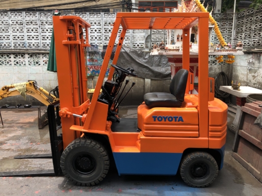 ขายรถโฟล์คลิฟท์ Toyota 5FD15 ดีเซล เกียร์ธรรมดา  สภาพดีพร้อมใช้งาน