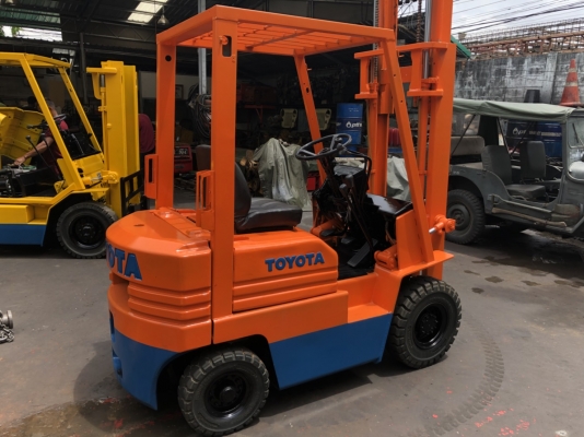 ขายรถโฟล์คลิฟท์ Toyota 5FD15 ดีเซล เกียร์ธรรมดา  สภาพดีพร้อมใช้งาน