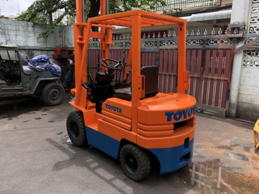ขายรถโฟล์คลิฟท์ Toyota 5FD15 ดีเซล เกียร์ธรรมดา  สภาพดีพร้อมใช้งาน