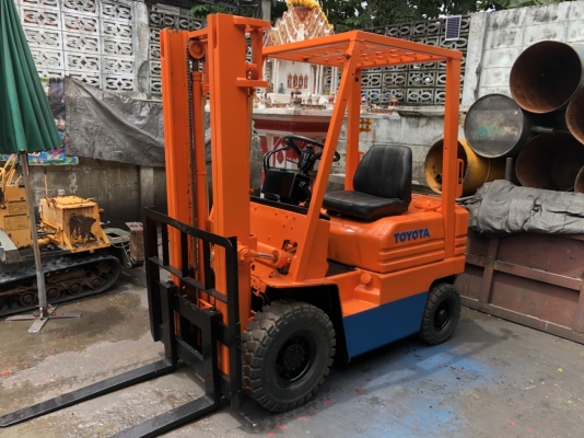 ขายรถโฟล์คลิฟท์ Toyota 5FD15 ดีเซล เกียร์ธรรมดา  สภาพดีพร้อมใช้งาน