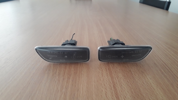 ไฟเลี้ยวแก้ม VOLVO S80 แท้ ไฟเลี้ยวแก้ม VOLVO S80 แท้