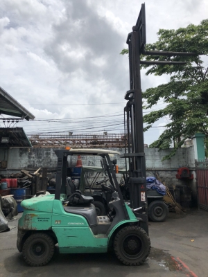 ขายรถโฟล์คลิฟท์ MITSUBISHI รุ่น FD30-ND ดีเซล  เกียร์ธรรมดา เสา 5 เมตร สภาพดีพร้อมใช้งาน