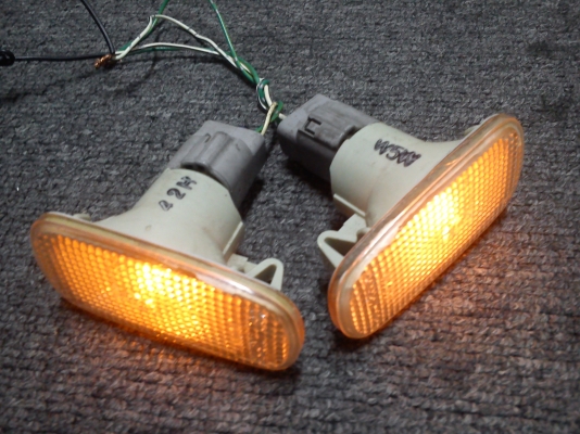 ไฟเลี้ยวแก้ม TOYOTA WISH แท้