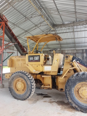 ขายรถตักCat920 ดิสเบรค สภาพสวยพร้อมใช้ ติดต่อคุณอ๊อฟ พิจิตร 086-737-9991