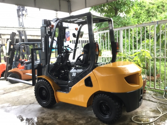 อาร์ ซี เอช โฟรคลิฟท์  ขาย โคมะสุ ขีด 17 ดีเซล 3 ตัน