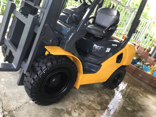 อาร์ ซี เอช โฟรคลิฟท์  ขาย โคมะสุ ขีด 17 ดีเซล 3 ตัน