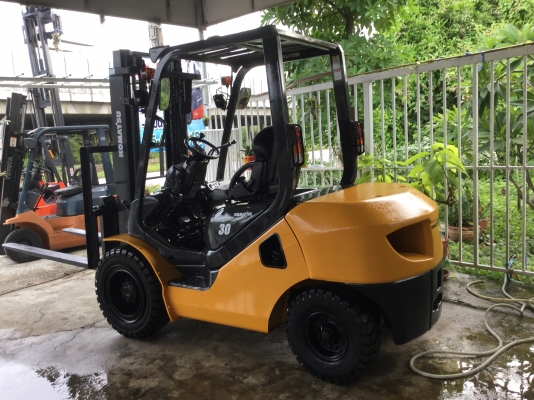 อาร์ ซี เอช โฟรคลิฟท์  ขาย โคมะสุ ขีด 17 ดีเซล 3 ตัน