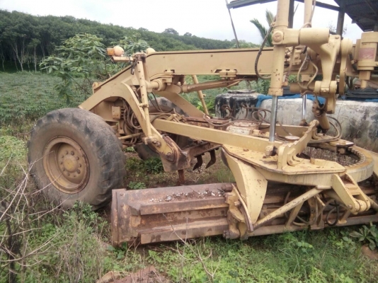 รถเกรด CAT 140 G72V07354 เล่มทะเบียนราคา 2,000,000