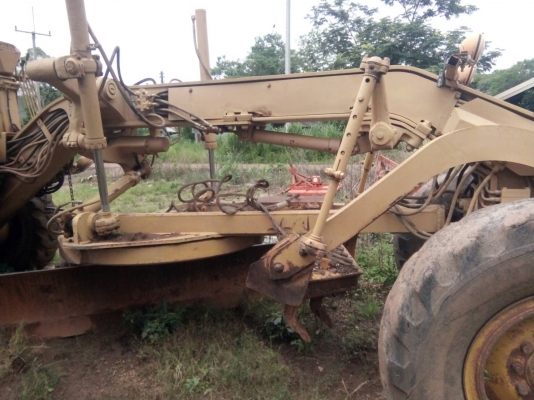 รถเกรด CAT 140 G72V07354 เล่มทะเบียนราคา 2,000,000