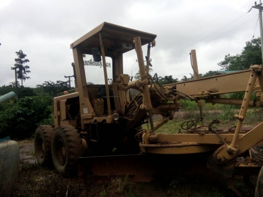 รถเกรด CAT 140 G72V07354 เล่มทะเบียนราคา 2,000,000