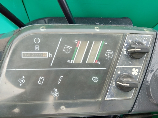 (ขายรถขุดแบคโฮยอดนิยม) KOMATSU Pc25-7 ขนาดPc25 รถเก่านอกแท้100\%  (คอลโทลน้ำมัน แทรคเหล็กใหม่มือ1 เครื่องแน่น ระบบไว ช่วงล่างสวย)  รถพร้อมใช้งาน เอกสารใบอินวอยครบ               ????ราคา 360,000 ต่อรองได้???? ☎️ สนใจติดต่อ 096-3268553 (สถิตย์พันธ์)  ???? ID