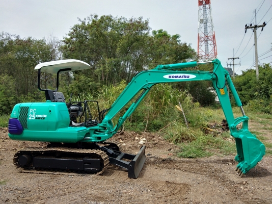 (ขายรถขุดแบคโฮยอดนิยม) KOMATSU Pc25-7 ขนาดPc25 รถเก่านอกแท้100\%  (คอลโทลน้ำมัน แทรคเหล็กใหม่มือ1 เครื่องแน่น ระบบไว ช่วงล่างสวย)  รถพร้อมใช้งาน เอกสารใบอินวอยครบ               ????ราคา 360,000 ต่อรองได้???? ☎️ สนใจติดต่อ 096-3268553 (สถิตย์พันธ์)  ???? ID