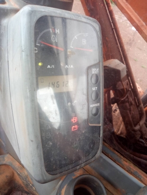 ขายHitachi zx200-11xxxxhrสภาพสวยพร้อมใช้ ติดต่อคุณอ๊อฟ พิจิตร 086-737-9991