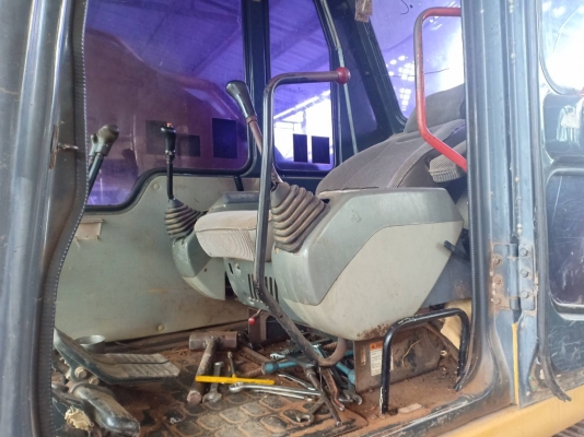 KOMUTSU PC200-6 เครื่องคัมมิน KOMUTSU PC200-6 เครื่องคัมมิน