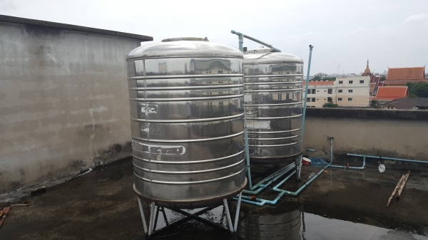 ถังน้ำสแตนเลส 1250 ลิตรตราเพชรอย่างหนา