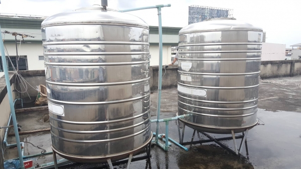 ถังน้ำสแตนเลส 1250 ลิตรตราเพชรอย่างหนา