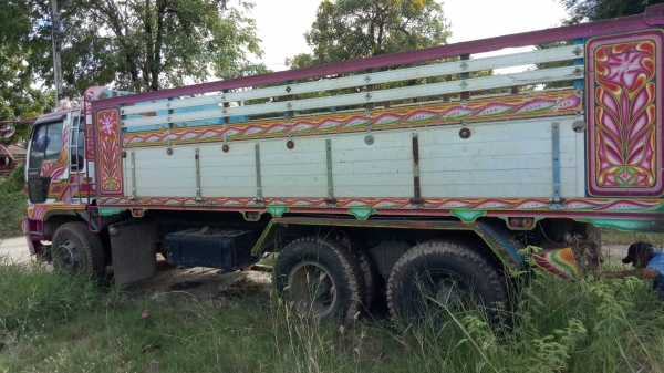 รถสิบล้อฮีโน่227