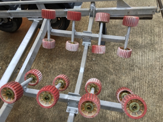 (ขายด่วน 50000 บาท)Sale the Trailer Galvanize made from UK for boat 1.5-2 TUN Ready use. ขาย เทรลเลอ (ขายด่วน 50000 บาท)Sale the Trailer Galvanize made from UK for boat 1.5-2 TUN Ready use. ขาย เทรลเลอ