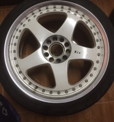 ขายล้อ nismo gt 2ขอบ 18 กว้าง off 33 ล้อสีเดิมทั้ง4ล้อคับ ขาย 28900