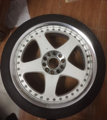 ขายล้อ nismo gt 2ขอบ 18 กว้าง off 33 ล้อสีเดิมทั้ง4ล้อคับ ขาย 28900