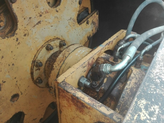 รถบด CAT 10 ตันสั่นสะเทือน CS563 เล่มทะเบียนราคา 750,000 รถบด CAT 10 ตันสั่นสะเทือน CS563 เล่มทะเบียนราคา 750,000