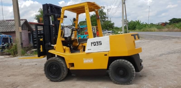 ขายด่วนรถยกดีเซลTCM FD35-18 ยก4ตันเสาสูง3เมตรยกให้ดูของหนัก4ตันสบายๆๆจริงๆรถนอกนำเข้ายังไม่เคยใช้งานในเมืองไทยเลย