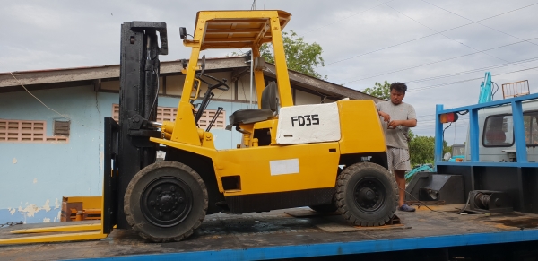 ขายด่วนรถยกดีเซลTCM FD35-18 ยก4ตันเสาสูง3เมตรยกให้ดูของหนัก4ตันสบายๆๆจริงๆรถนอกนำเข้ายังไม่เคยใช้งานในเมืองไทยเลย