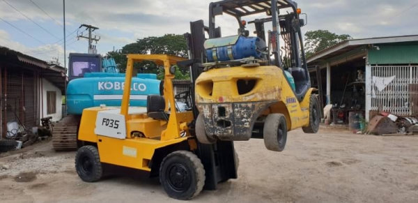 ขายด่วนรถยกดีเซลTCM FD35-18 ยก4ตันเสาสูง3เมตรยกให้ดูของหนัก4ตันสบายๆๆจริงๆรถนอกนำเข้ายังไม่เคยใช้งานในเมืองไทยเลย