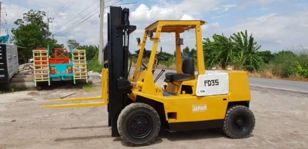 ขายด่วนรถยกดีเซลTCM FD35-18 ยก4ตันเสาสูง3เมตรยกให้ดูของหนัก4ตันสบายๆๆจริงๆรถนอกนำเข้ายังไม่เคยใช้งานในเมืองไทยเลย