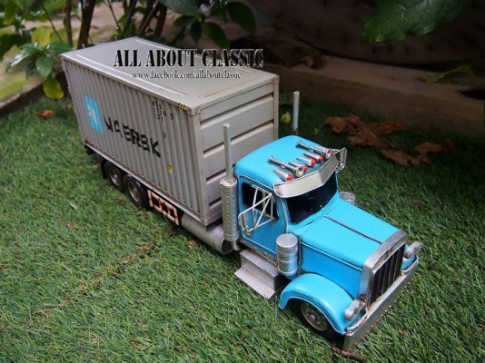 โมเดลรถตู้คอนเทนเนอร์สินค้า ขนาดใหญ่ เปิดปิดได้ งานสวยมาก