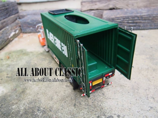 โมเดลรถตู้คอนเทนเนอร์สินค้า ขนาดใหญ่ เปิดปิดได้ งานสวยมาก