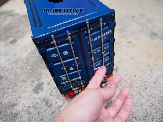 โมเดลรถตู้คอนเทนเนอร์สินค้า ขนาดใหญ่ เปิดปิดได้ งานสวยมาก