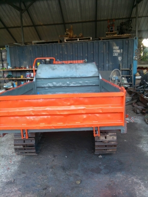 รถบรรทุกดั๊มตีนตะขาบ KOMATSU FD25 รถเก่านอกนำเข้า ยังไม่เคยใช้งานในไทย ยกดั๊มได้ ชม.การทำงานน้อย เครื่องดี ปั๊มแรง สภาพพร้อมใช้งาน มีเอกสารใบอินวอยซ์ มี VDO การทำงานให้ชม