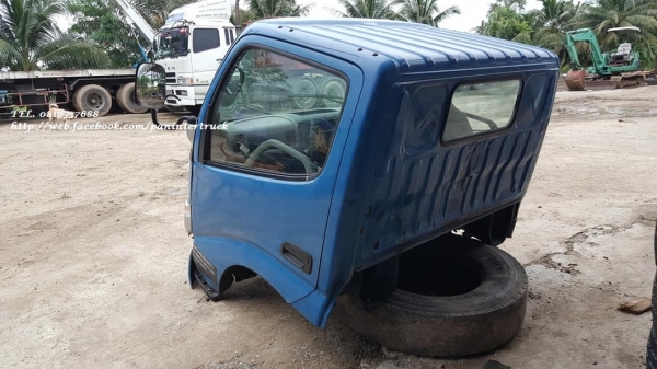 FROM JAPANหัวเก๋งรถบรรทุก4ล้อใหญ่,6ล้อเล็ก CABIN TOYOTA DYNA LY235R ,200-300 (ตาหวาน/รุ่นยกหัวไม่ได้) สินค้าเก่านอก ขายตามสภาพ ราคาเพียง 42,000 บาท