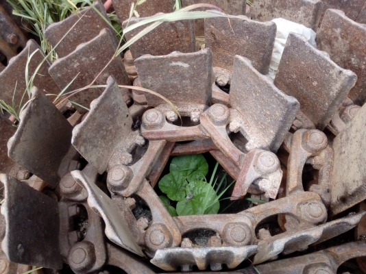 ขายโซ่ รถแมคโค PC-120-1-2-3 ขายไม่แพงครับ