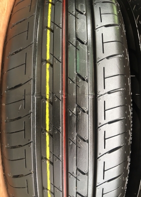 ยางป้ายแดง 175-65-14 Bridgestone ปี 18 ตุ่มเด้ง เส้นสีชัด