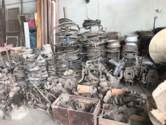 ขายด่วน อะไหล่เก่ารถ  ขายเหมาเป็นกิโลละ18บาท มีประมาณ 4 ตัน คับ