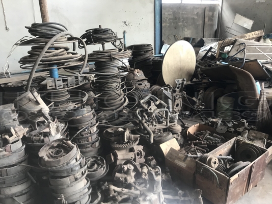 ขายด่วน อะไหล่เก่ารถ  ขายเหมาเป็นกิโลละ18บาท มีประมาณ 4 ตัน คับ