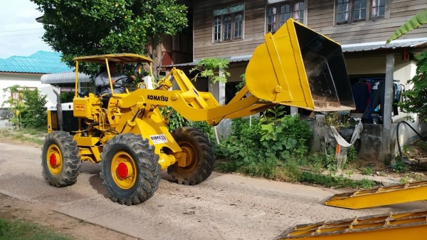 ขายรถตักKOMATSU JH30 แขนยาว เอวอ่อนสภาพพร้อมใช้งานปั๊มแรง บุ๋งกี๋ใหญ่ ขายรถตักKOMATSU JH30 แขนยาว เอวอ่อนสภาพพร้อมใช้งานปั๊มแรง บุ๋งกี๋ใหญ่