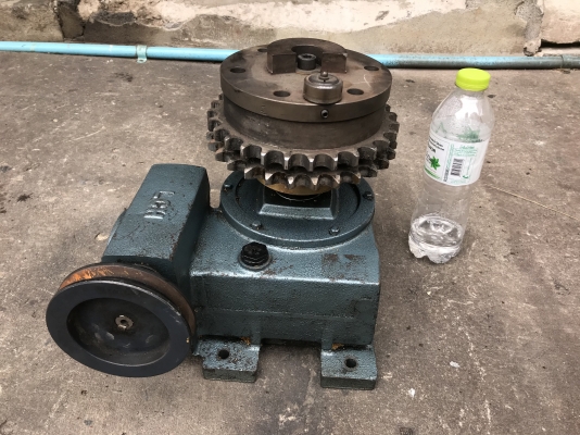 ขายหัวกียร์ทดรอบ LCH แบบเพลาตั้ง อัตราทด 1:100 รอบช้าแรงบิดเยอะ สภาพสวย หมุนนิ่ม พร้อมใช้งาน