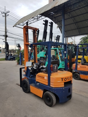 TOYOTA 5FG15,,,ขนาด1.5ตัน,,,เครื่องเบนซิล,,เกียร์ธรรมดา,,,เสาสูง4.5เมตร,,,ติดตั่งชุดงาเทได้"ของญี่นปุ่นตรงรุ่น",,,สนใจติดต่อ☎️083-062-0223(ปอน)