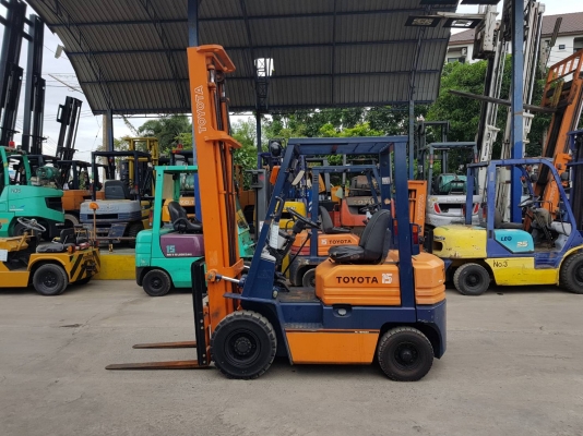 TOYOTA 5FG15,,,ขนาด1.5ตัน,,,เครื่องเบนซิล,,เกียร์ธรรมดา,,,เสาสูง4.5เมตร,,,ติดตั่งชุดงาเทได้"ของญี่นปุ่นตรงรุ่น",,,สนใจติดต่อ☎️083-062-0223(ปอน)