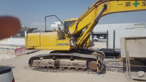 รถแบคโฮขนาด PC200-7 ยี่ห้อ KOMATSU รถแบคโฮขนาด PC200-7 ยี่ห้อ KOMATSU