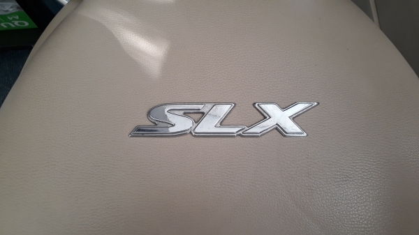 เพลทโลโก้ SLX